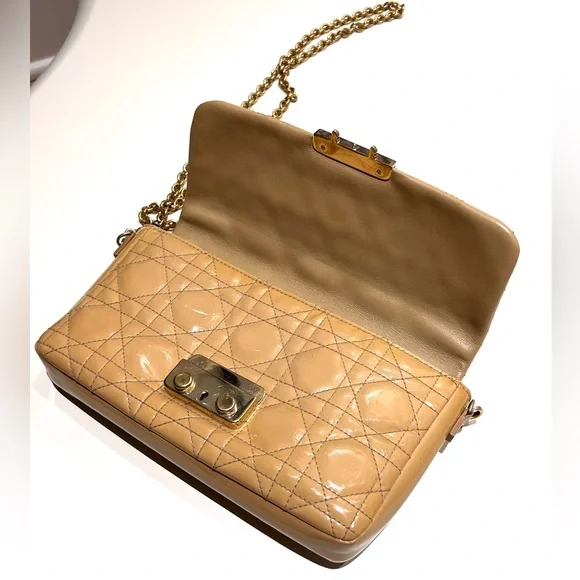 Dior Miss Dior mini bag on chain - Picture 4 of 14